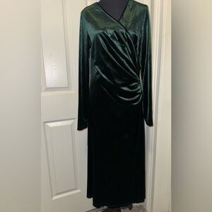 Chic Asymmetrical Velvet Dress in Deep Green